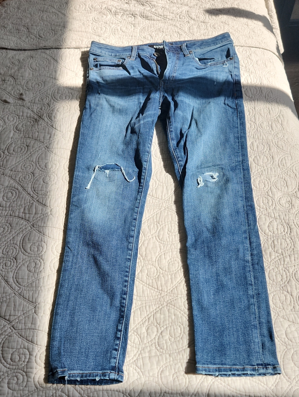Men's Express  Blue Distressed Hyper Stretch Skinny Jeans 30x30